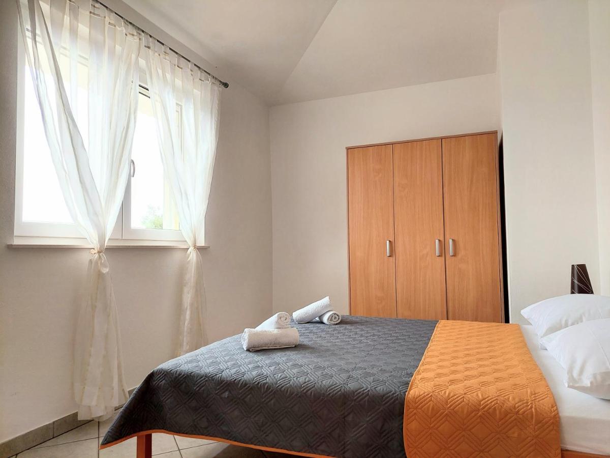 Apartments Dia 泽斯特拉格 外观 照片